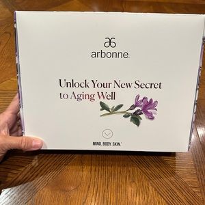 Arbonne AgeWell Set